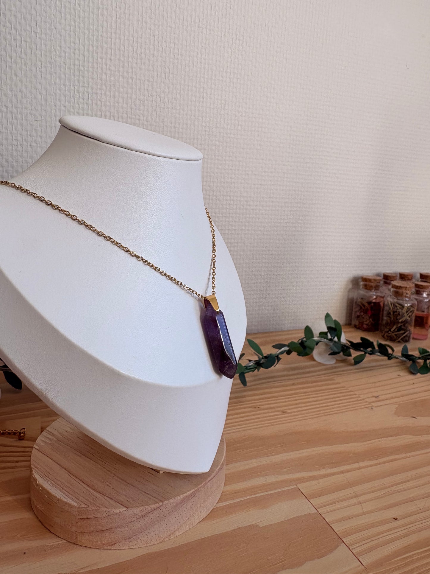 Collier Isis