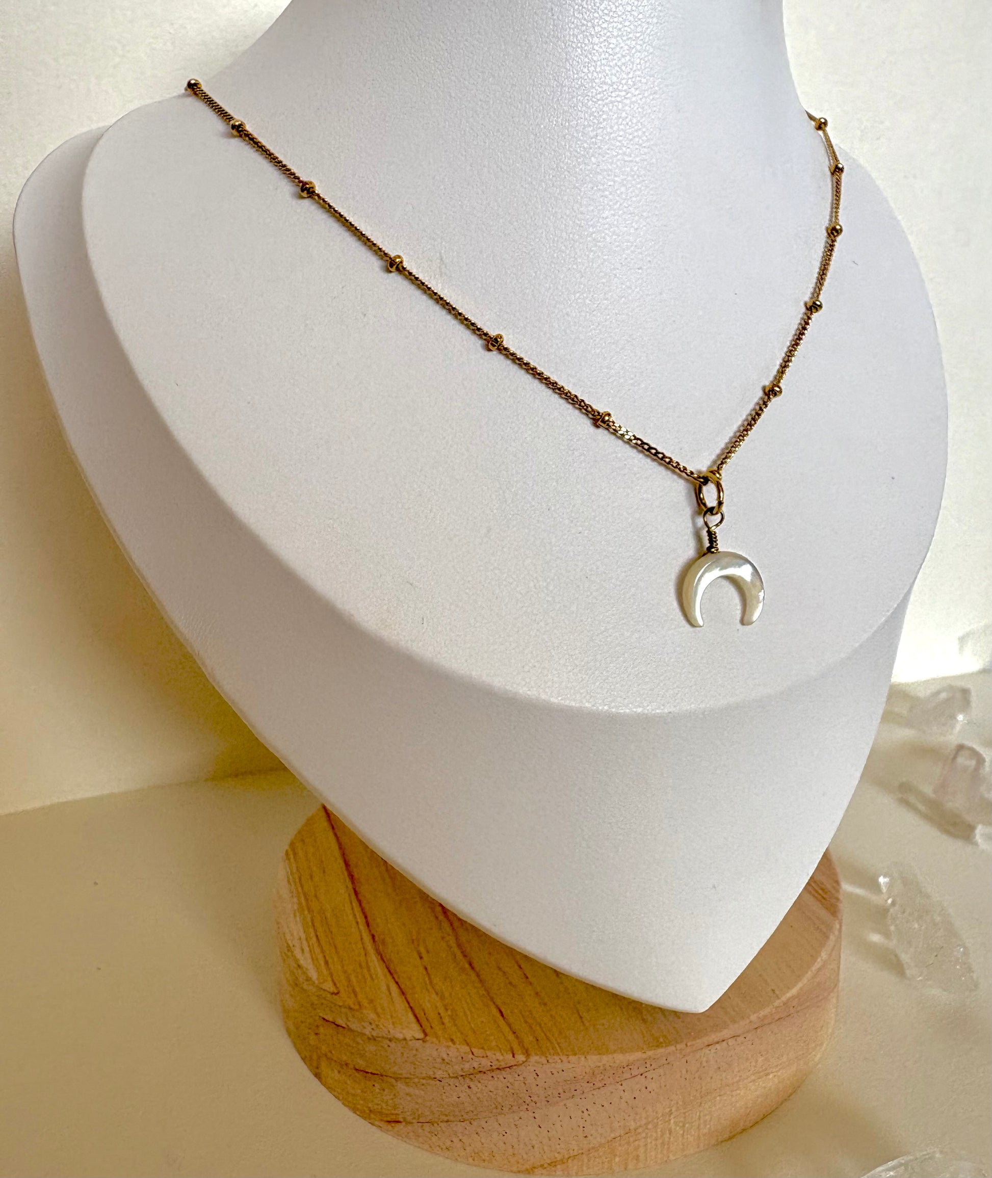 Collier « Éclat sélénite »