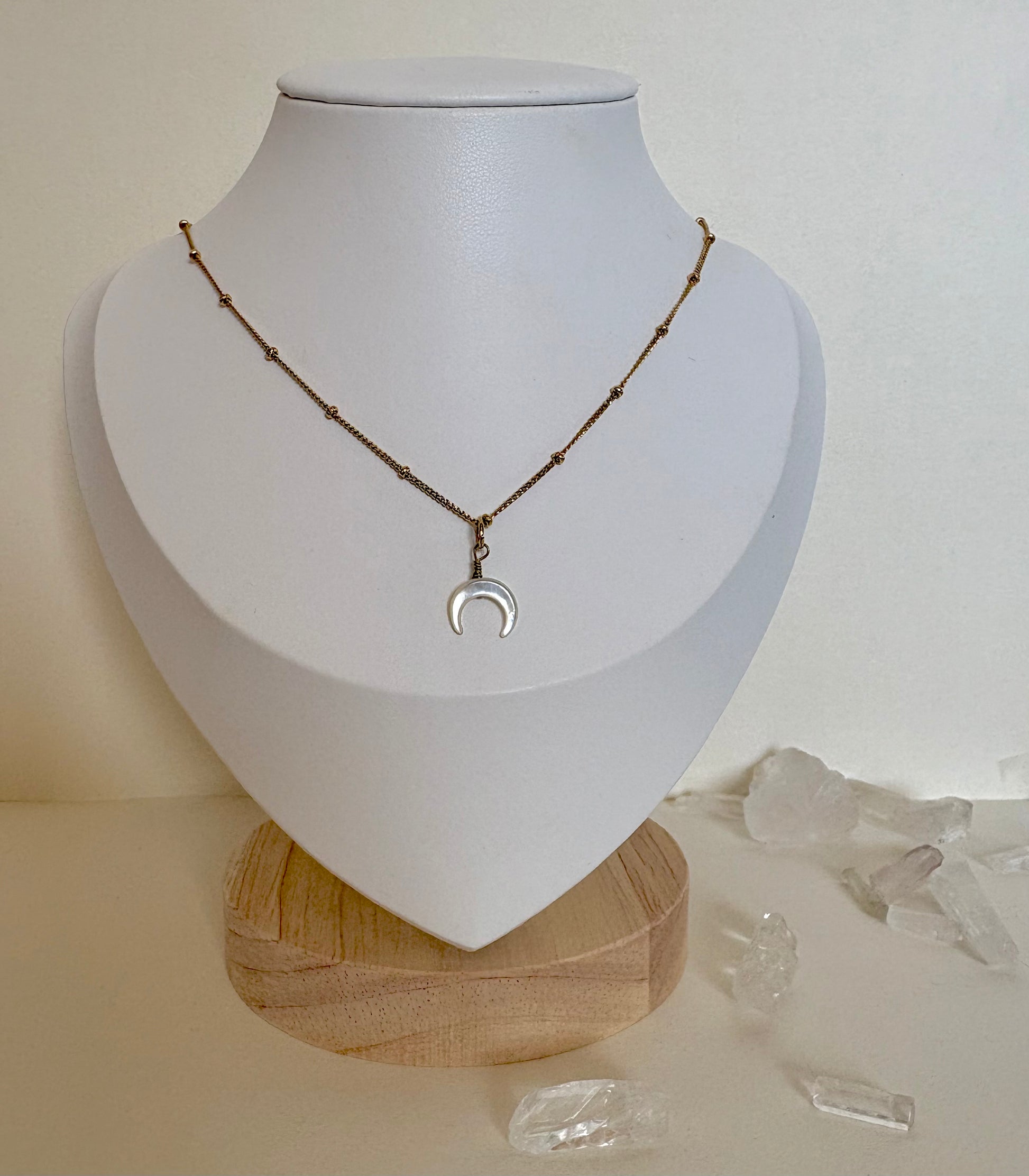Collier « Éclat sélénite »