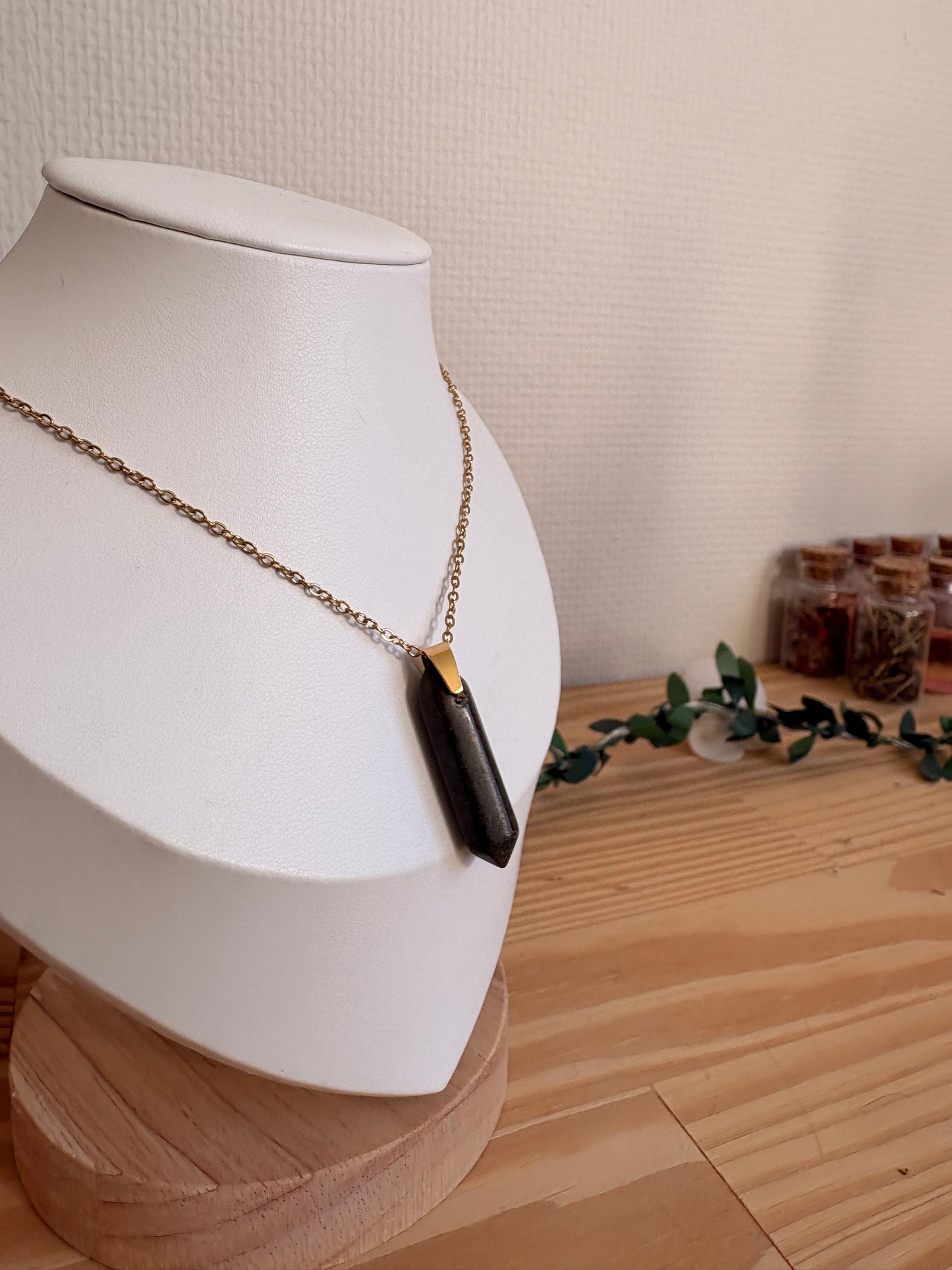 Collier Isis
