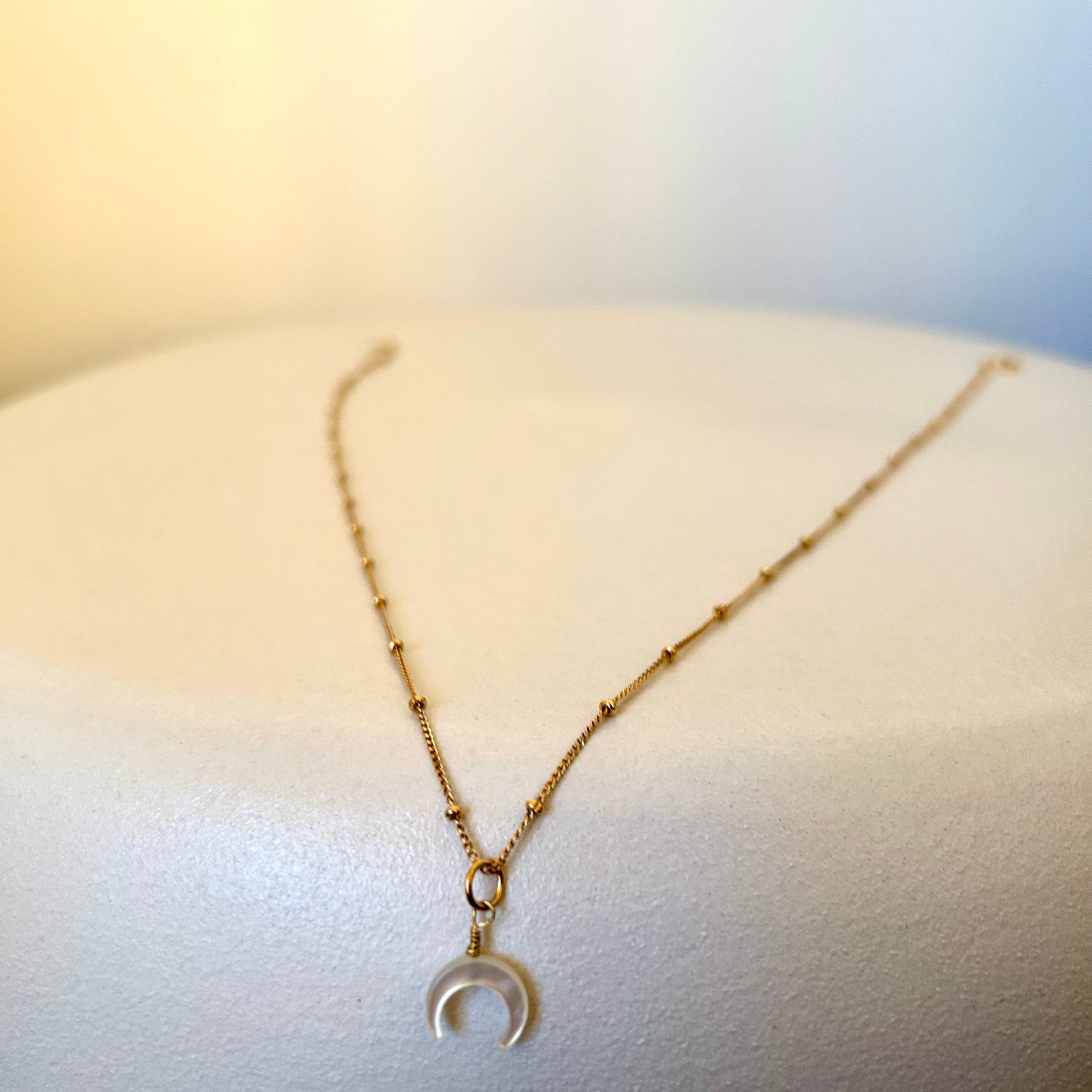 Collier « Éclat sélénite »