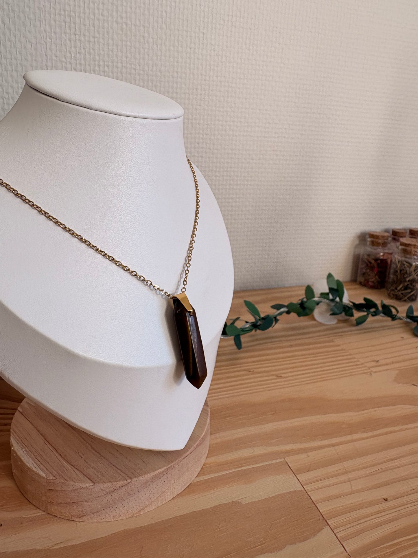 Collier Isis